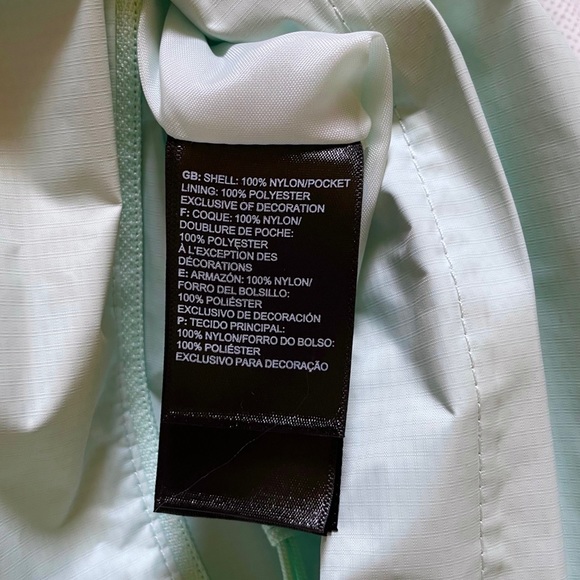 The North Face Women’s Venture 2 Rain Jacket In Misty Jade - Picture 7 of 9